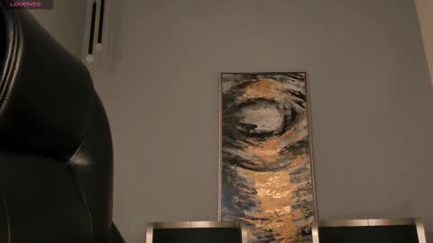 Sophie  Palmer online show from December 17, 11:25 am