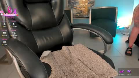 Sophie  Palmer online show from December 21, 1:15 pm