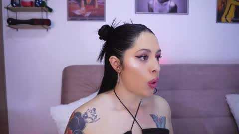 Sophiie online show from November 27, 8:45 pm