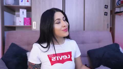 Sophiie online show from March 27, 3:52 am