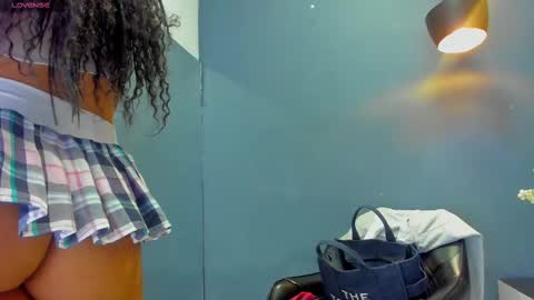 Snapshot of sophiietaylor_ chatting on February 26, 11:37 pm Sophie Taylor online show from February 26, 11:37 pm
