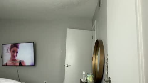 Snapshot of soprettyithurts69 chatting on March 8, 6:14 pm soprettyithurts69 online show from March 8, 6:14 pm