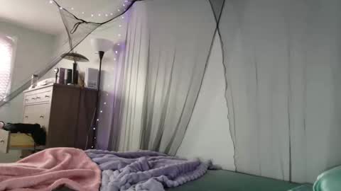 sp1tpuppeh online show from April 16, 9:50 pm