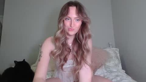 Snapshot of sp8cebunni99 chatting on September 18, 12:42 am Margo online show from September 18, 12:42 am