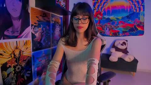 Snapshot of space__kittyy chatting on January 22, 1:31 am Val online show from January 22, 1:31 am