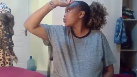 spicy_vibezz online show from October 21, 5:39 pm