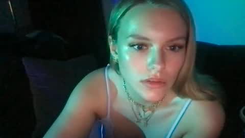 spoiledxo online show from May 1, 5:21 am