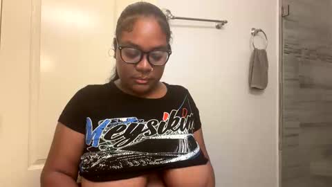 spreadthatassssssssss online show from May 6, 8:29 am