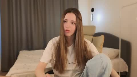 Chloe online show from May 29, 5:16 am