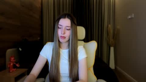 Chloe online show from July 15, 7:07 pm