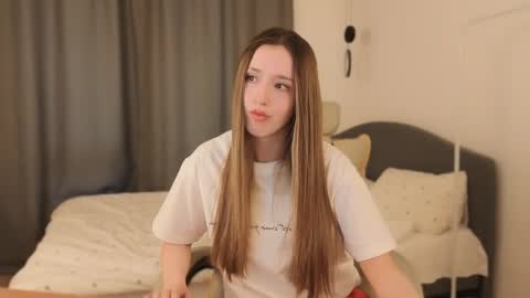 Chloe online show from May 26, 5:18 am