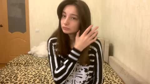 Snapshot of st_annia chatting on October 22, 7:57 am Emily online show from October 22, 7:57 am