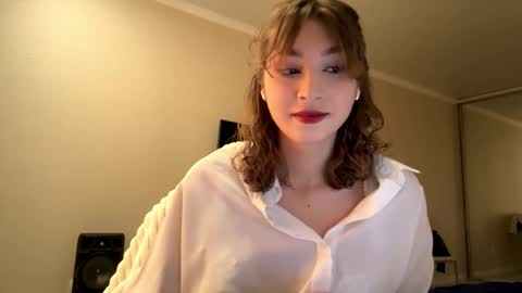 Elli online show from February 5, 12:30 pm