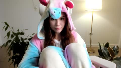 Stacy online show from December 3, 6:10 pm