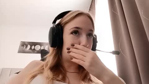 Mila online show from February 16, 7:52 am