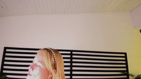 Stefanny   online show from December 13, 12:50 pm