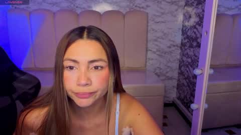 steffany_v online show from April 16, 9:36 pm