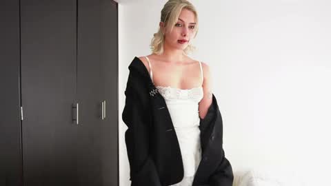 Stef online show from April 19, 6:10 pm