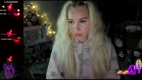 Stella  Cox online show from April 22, 7:33 pm