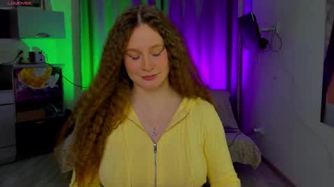 Snapshot of stella_pretty0 chatting on October 20, 4:43 pm Stella online show from October 20, 4:43 pm