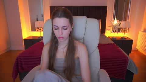 stellahoneywell online show from March 1, 7:08 am