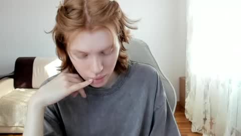 S T E L L A online show from April 17, 12:07 pm