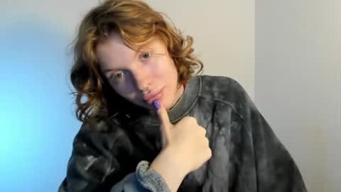 S T E L L A online show from October 10, 8:30 am