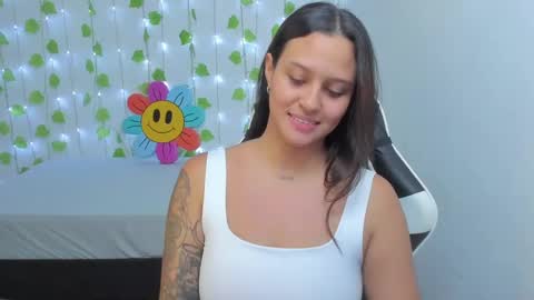 Stephanie  online show from December 3, 12:11 am