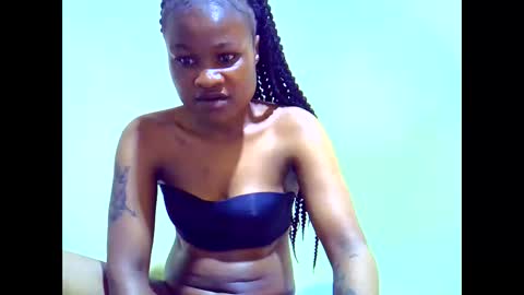 stephanieeh online show from April 18, 8:06 am