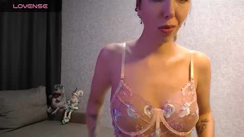 Stephanie online show from February 18, 5:34 pm