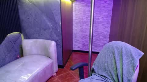 stephany_rodriguez_ online show from February 16, 1:00 pm