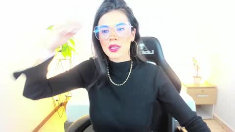 Snapshot of stephanya_ chatting on January 28, 2:43 am S T E P H A N Y A online show from January 28, 2:43 am