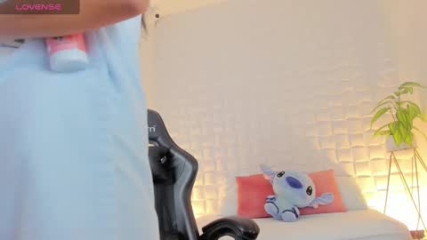 Snapshot of stephanya_ chatting on January 3, 2:10 am S T E P H A N Y A online show from January 3, 2:10 am