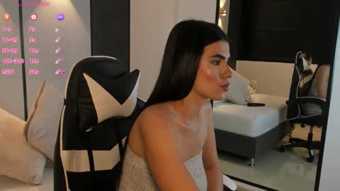 Snapshot of stephanya_ chatting on October 16, 8:33 pm S T E P H A N Y A online show from October 16, 8:33 pm