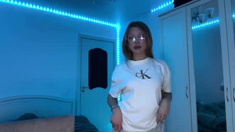 Stef online show from March 13, 2:18 pm