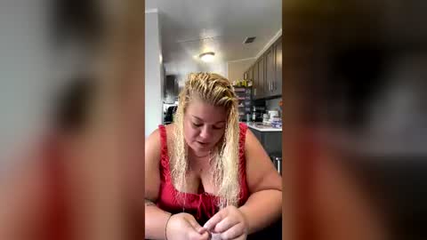 stitch_liss online show from June 13, 11:02 pm