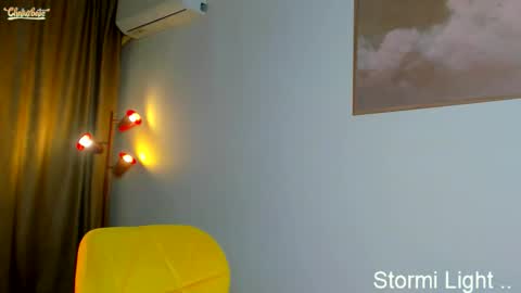 Stormi online show from December 13, 8:15 pm