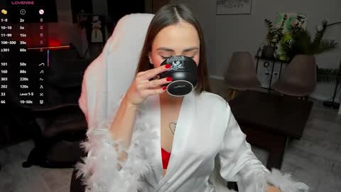 Laura online show from November 14, 2:33 am