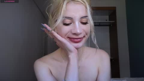 Sofa online show from March 29, 5:23 pm