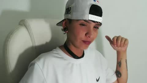 subgirlrs online show from October 21, 4:49 am