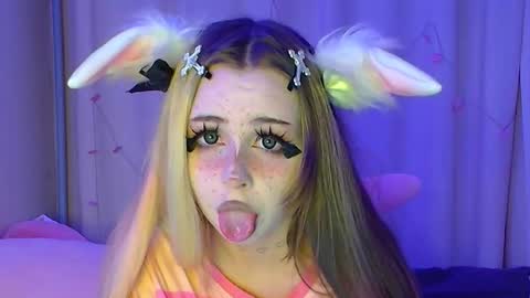 Sue online show from November 9, 4:36 pm