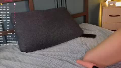 suesweeety online show from March 29, 4:39 pm