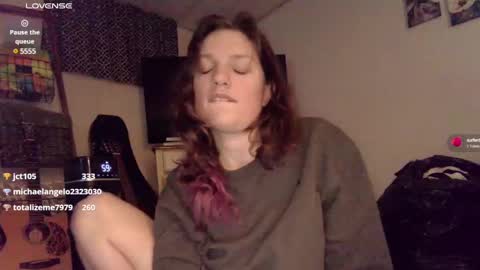 Snapshot of sufferbunny chatting on February 17, 7:23 pm Nikki Sabel online show from February 17, 7:23 pm