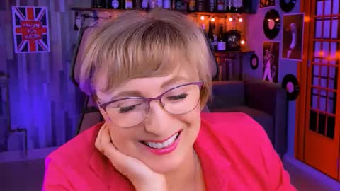 Vivien online show from October 8, 1:26 pm