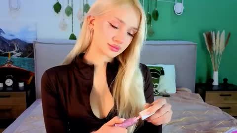 sugarwhisper online show from March 4, 4:13 pm