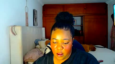 Cami   Back in 2 hours online show from December 5, 7:08 am