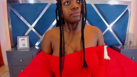 Snapshot of sulyclarck chatting on October 8, 9:30 pm Hot ebony online show from October 8, 9:30 pm