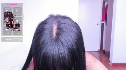 Nicolle  online show from November 29, 3:38 pm