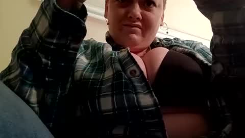 Summer Divine online show from January 3, 9:15 pm