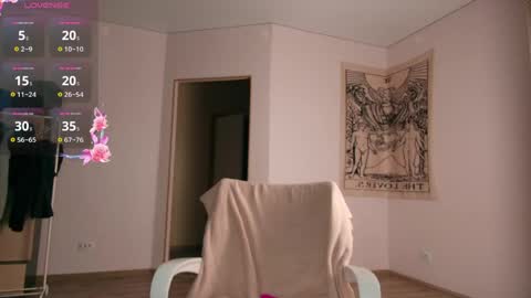 summerhazee online show from April 18, 7:58 pm